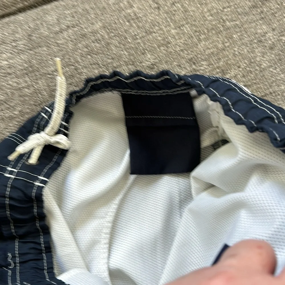 Gap Kids Boy's size 14-16 Navy White Lined Cargo Swim Shorts